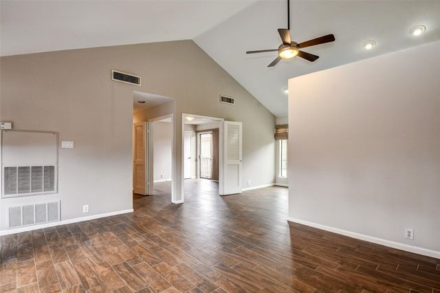 2829 Timmons Lane 138, Houston, TX 77027