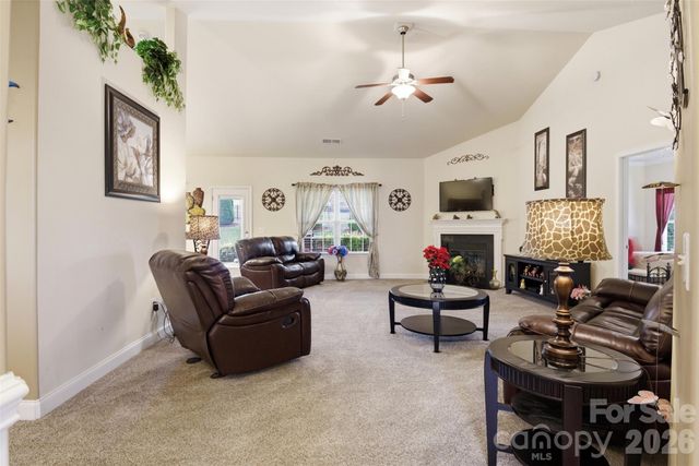 2425 Winnsford Lane, Gastonia, NC 28056