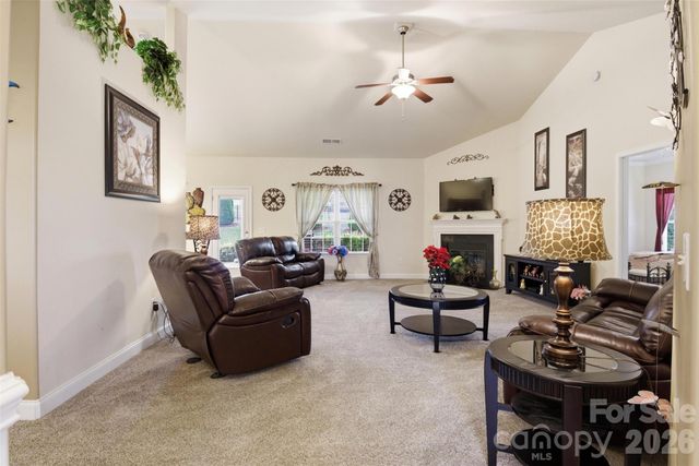 2425 Winnsford Lane, Gastonia, NC 28056