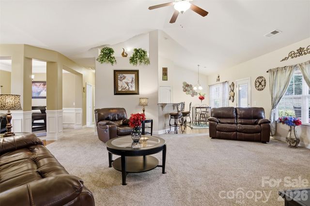 2425 Winnsford Lane, Gastonia, NC 28056