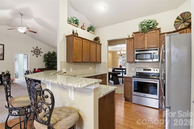 2425 Winnsford Lane, Gastonia, NC 28056