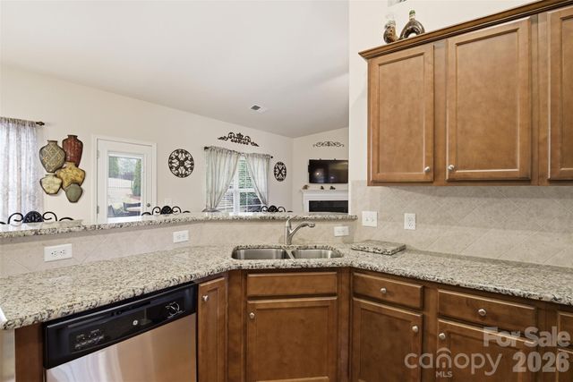 2425 Winnsford Lane, Gastonia, NC 28056