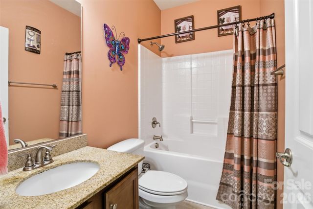 2425 Winnsford Lane, Gastonia, NC 28056