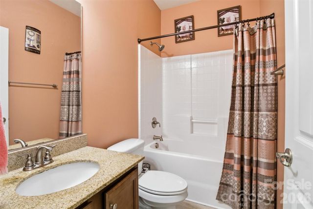 2425 Winnsford Lane, Gastonia, NC 28056