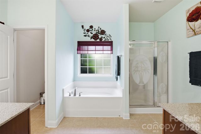 2425 Winnsford Lane, Gastonia, NC 28056