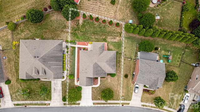2425 Winnsford Lane, Gastonia, NC 28056