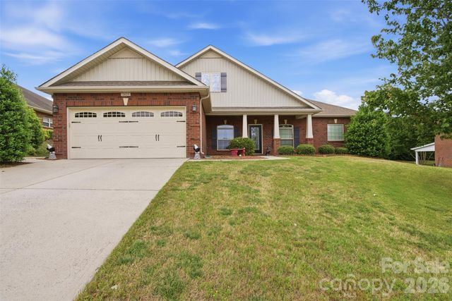 2425 Winnsford Lane, Gastonia, NC 28056