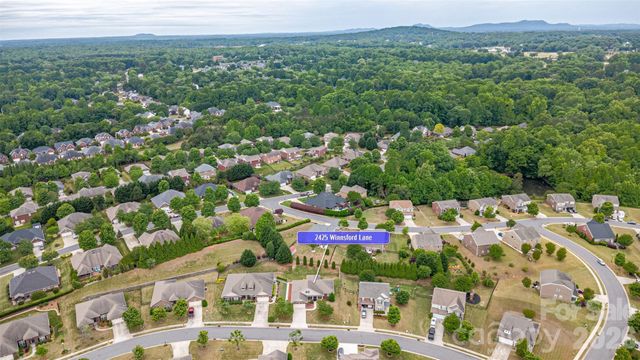 2425 Winnsford Lane, Gastonia, NC 28056