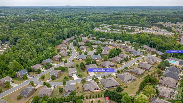 2425 Winnsford Lane, Gastonia, NC 28056