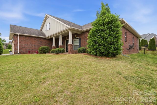 2425 Winnsford Lane, Gastonia, NC 28056