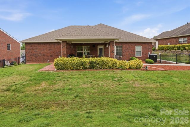 2425 Winnsford Lane, Gastonia, NC 28056