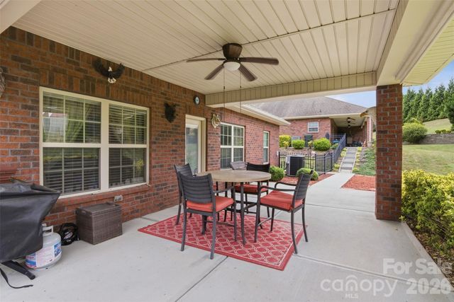 2425 Winnsford Lane, Gastonia, NC 28056