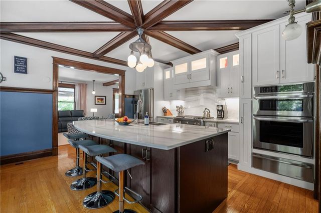 949 W 33RD Terrace, Kansas City, MO 64111