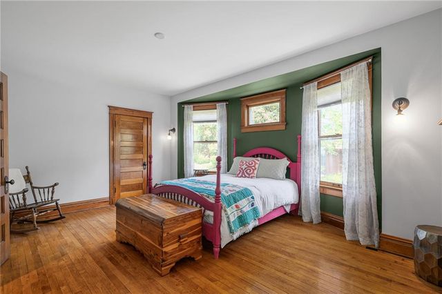 949 W 33RD Terrace, Kansas City, MO 64111