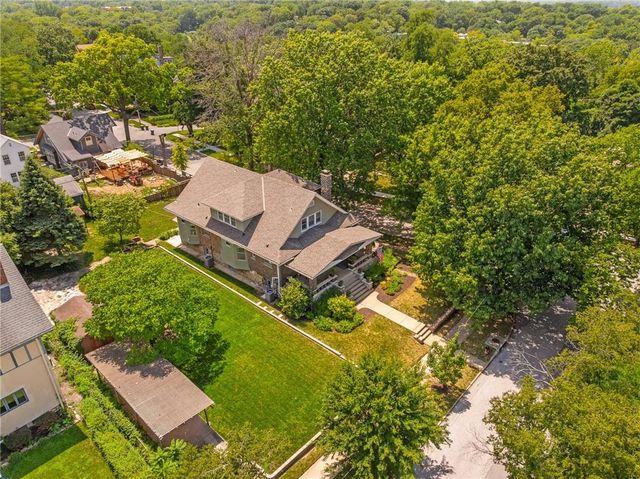949 W 33RD Terrace, Kansas City, MO 64111