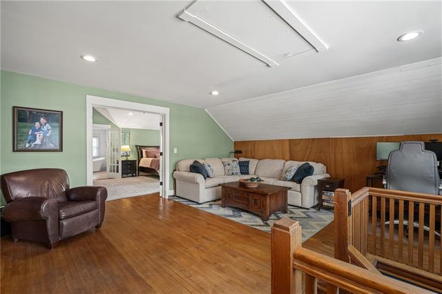949 W 33RD Terrace, Kansas City, MO 64111