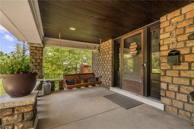 949 W 33RD Terrace, Kansas City, MO 64111