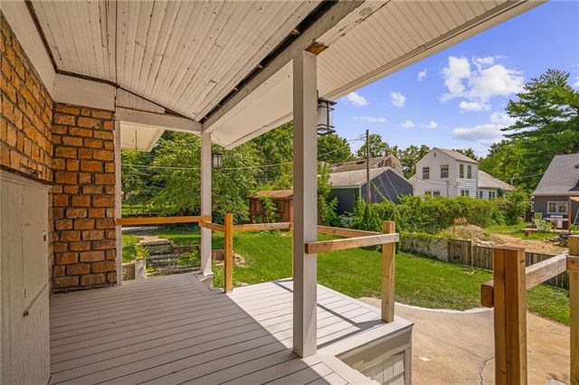 949 W 33RD Terrace, Kansas City, MO 64111