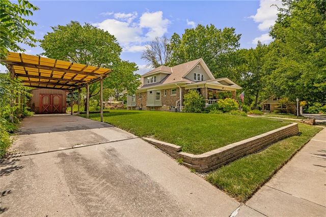 949 W 33RD Terrace, Kansas City, MO 64111