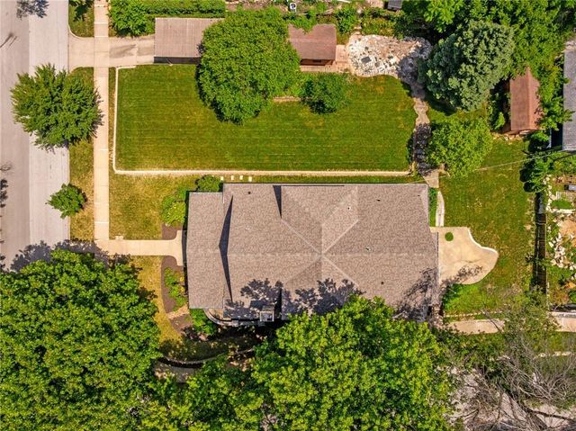 949 W 33RD Terrace, Kansas City, MO 64111