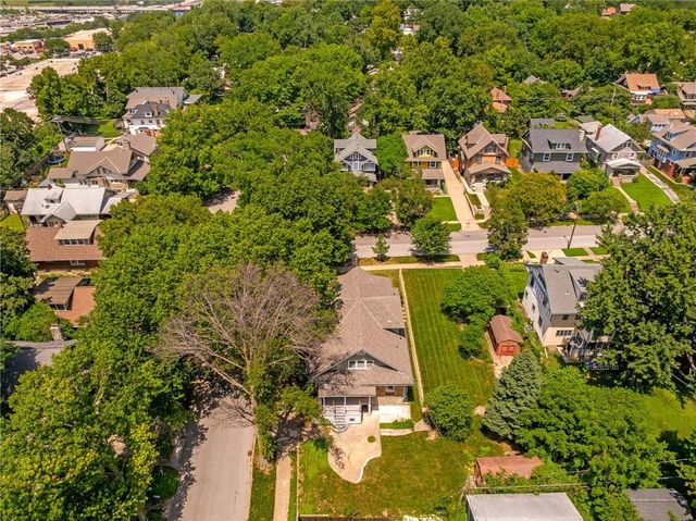 949 W 33RD Terrace, Kansas City, MO 64111