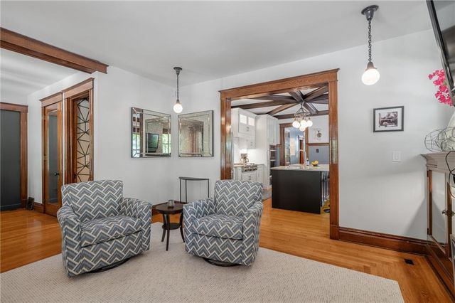 949 W 33RD Terrace, Kansas City, MO 64111