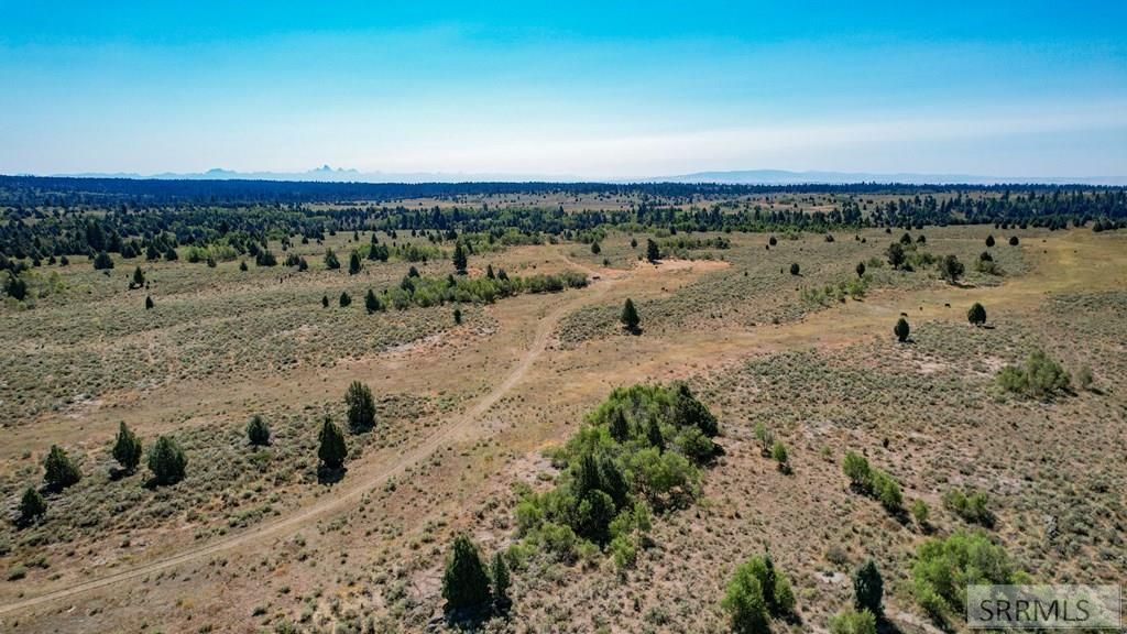 Image 14 of property listing at 1780 Sadorus Hill Road, Ashton, ID 83420