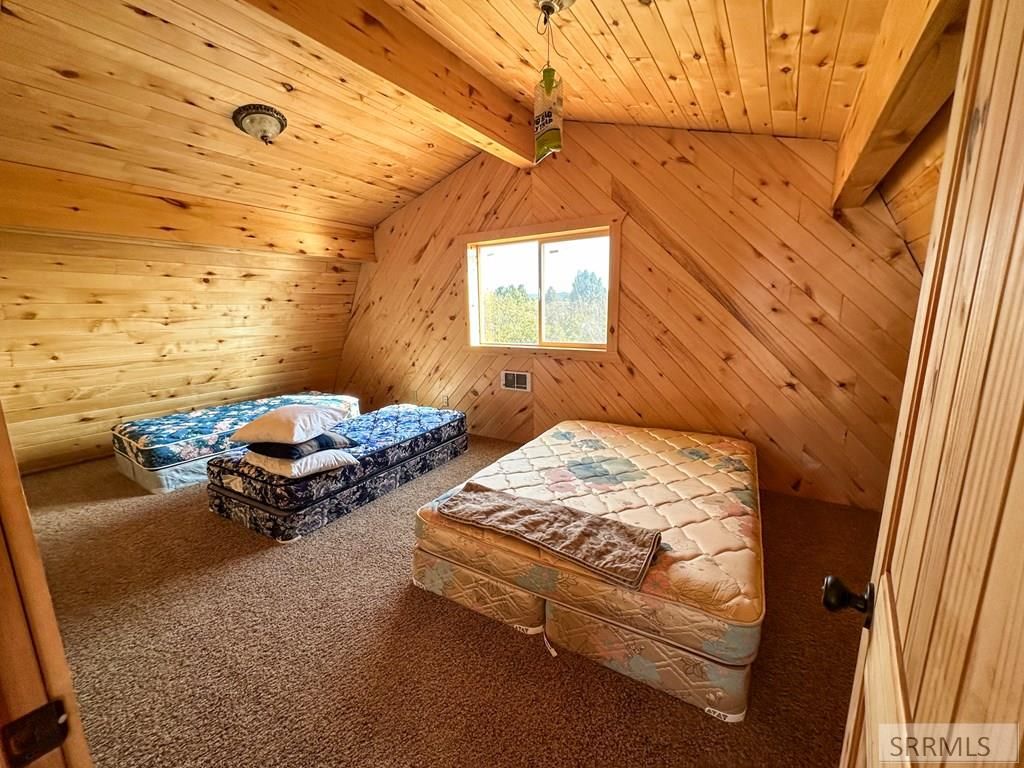 Image 21 of property listing at 1780 Sadorus Hill Road, Ashton, ID 83420