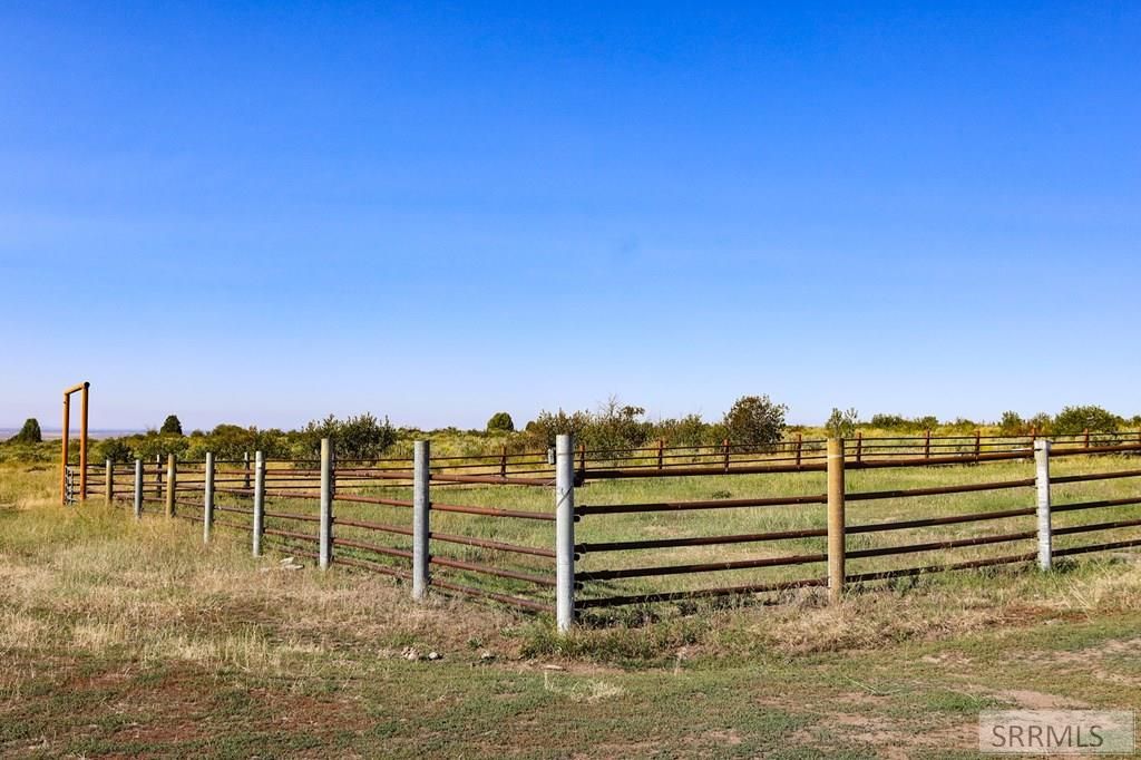 Image 24 of property listing at 1780 Sadorus Hill Road, Ashton, ID 83420