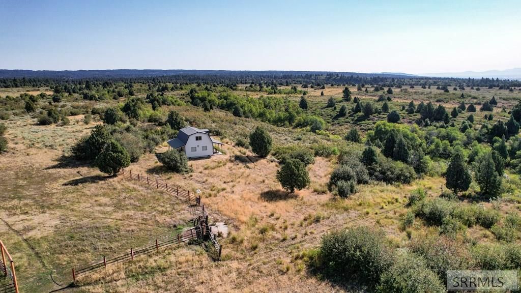 Image 3 of property listing at 1780 Sadorus Hill Road, Ashton, ID 83420