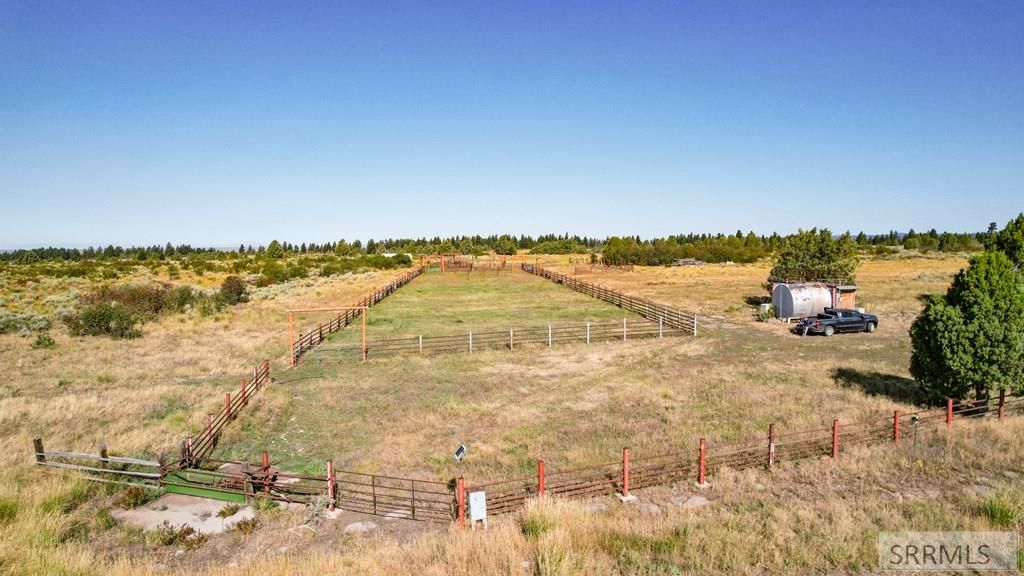 Image 6 of property listing at 1780 Sadorus Hill Road, Ashton, ID 83420