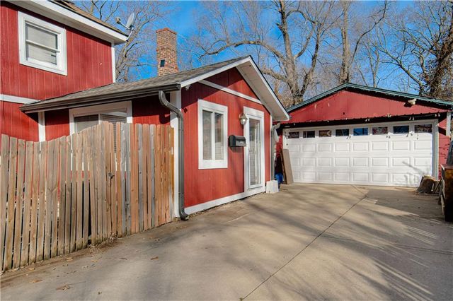 3006 NE Parvin Road, Kansas City, MO 64117