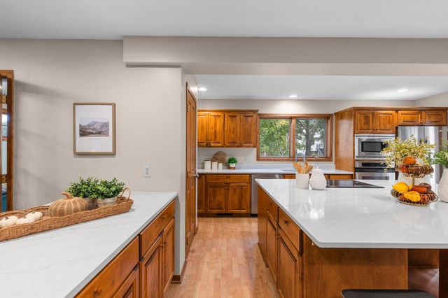14147 Dearborn Path, Rosemount, MN 55068