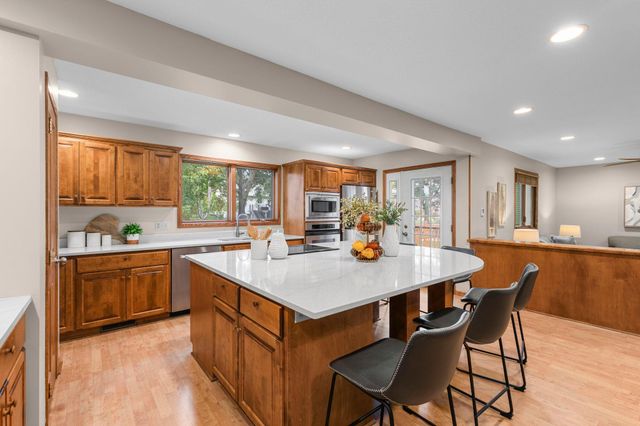 14147 Dearborn Path, Rosemount, MN 55068