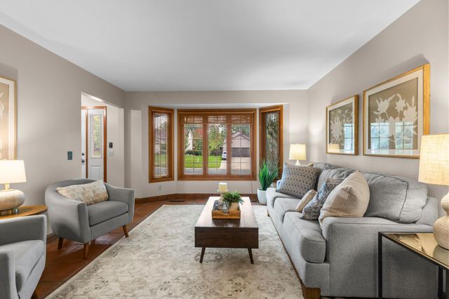 14147 Dearborn Path, Rosemount, MN 55068