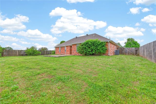 410 Coopers Farm Road, Centerton, AR 72719