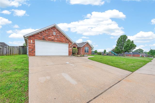 410 Coopers Farm Road, Centerton, AR 72719