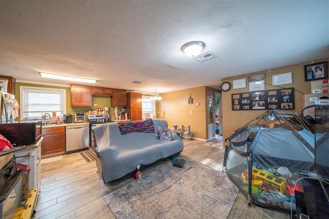 1736 Cherry Lane, Del City, OK 73115