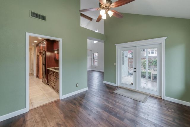 809 E Catalina Circle, Fresno, CA 93730