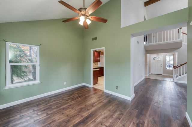 809 E Catalina Circle, Fresno, CA 93730