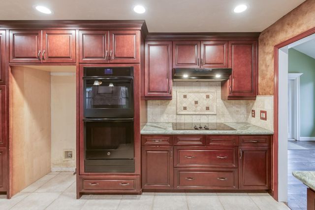 809 E Catalina Circle, Fresno, CA 93730