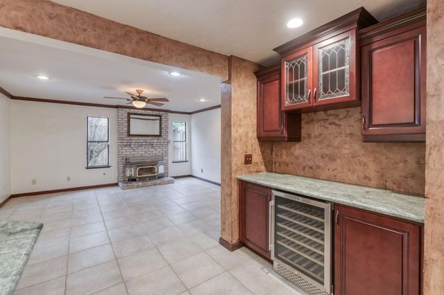 809 E Catalina Circle, Fresno, CA 93730