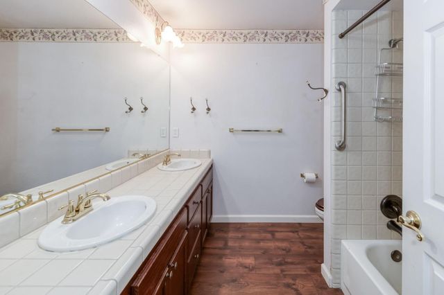 809 E Catalina Circle, Fresno, CA 93730