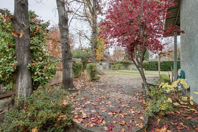 809 E Catalina Circle, Fresno, CA 93730