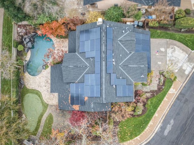 809 E Catalina Circle, Fresno, CA 93730