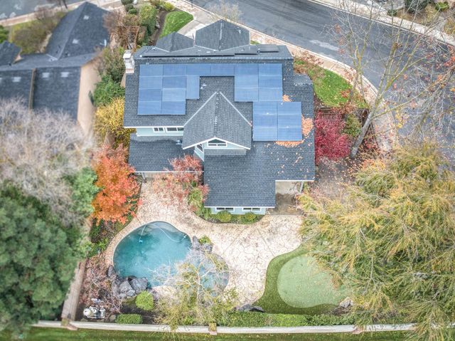 809 E Catalina Circle, Fresno, CA 93730