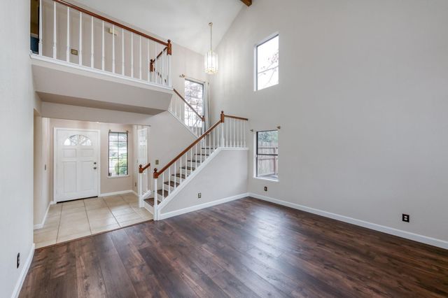 809 E Catalina Circle, Fresno, CA 93730