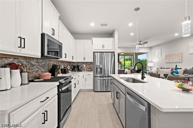 10353 Bonavie Cove DR, Fort Myers, FL 33966