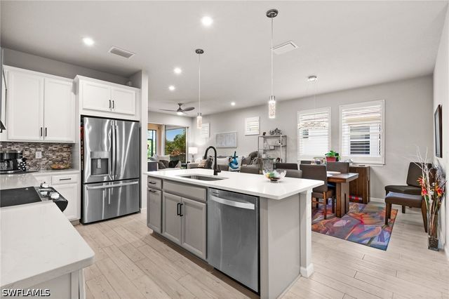 10353 Bonavie Cove DR, Fort Myers, FL 33966