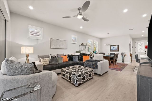 10353 Bonavie Cove DR, Fort Myers, FL 33966